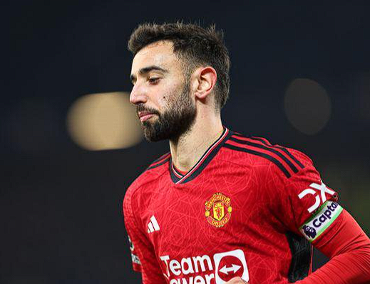 英超激战：B费闪耀，获赞欧洲最佳进攻中场