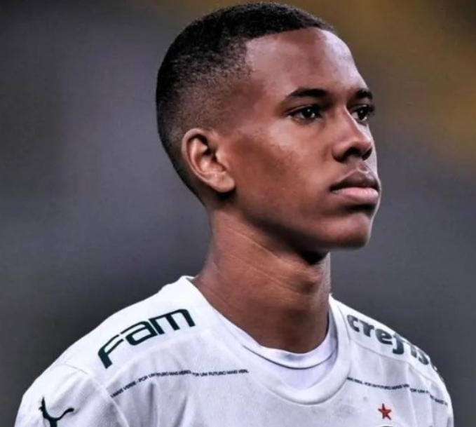 足总杯切尔西大胜维尔港，埃斯特旺创传射佳绩成焦点