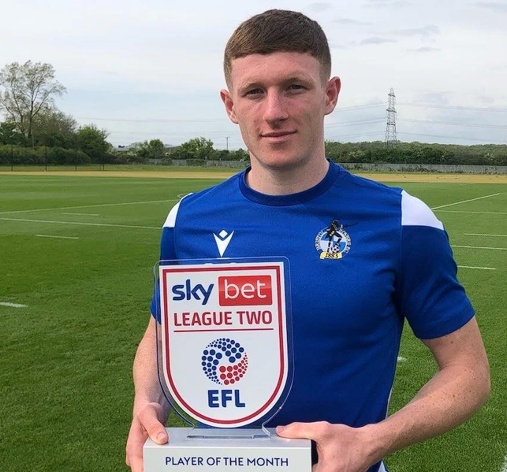 曼市双雄中场引援博弈：安德森成焦点，多因素影响转会走向